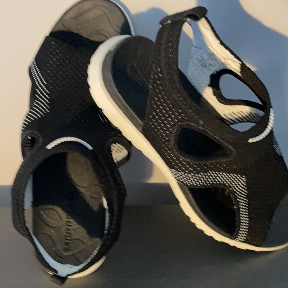 Sandals - Picture 3 of 3